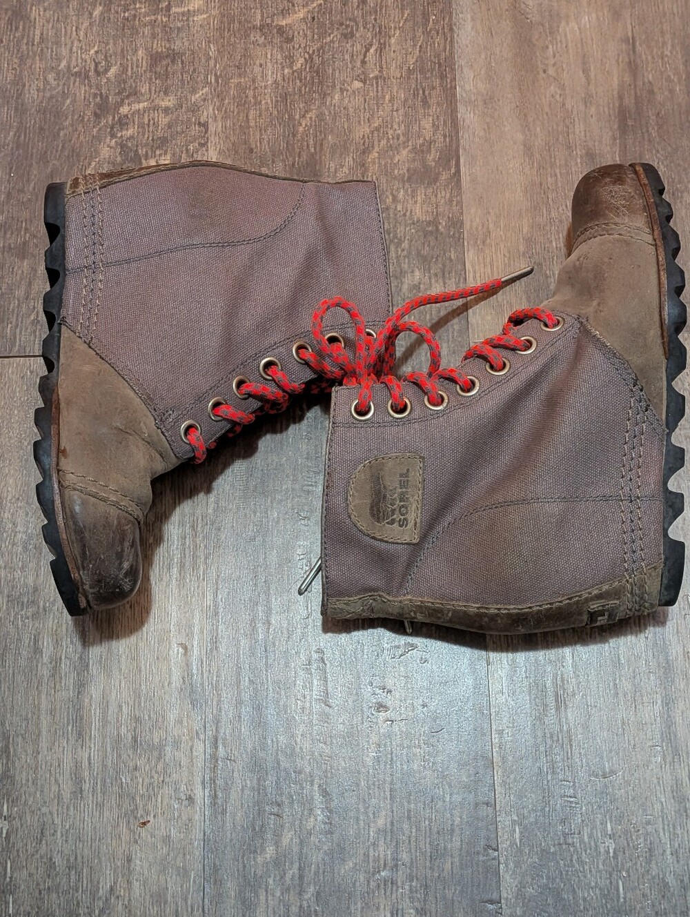 Women's Sorel Joan Of Arctic Boot Size 8, Brown With Pink Laces